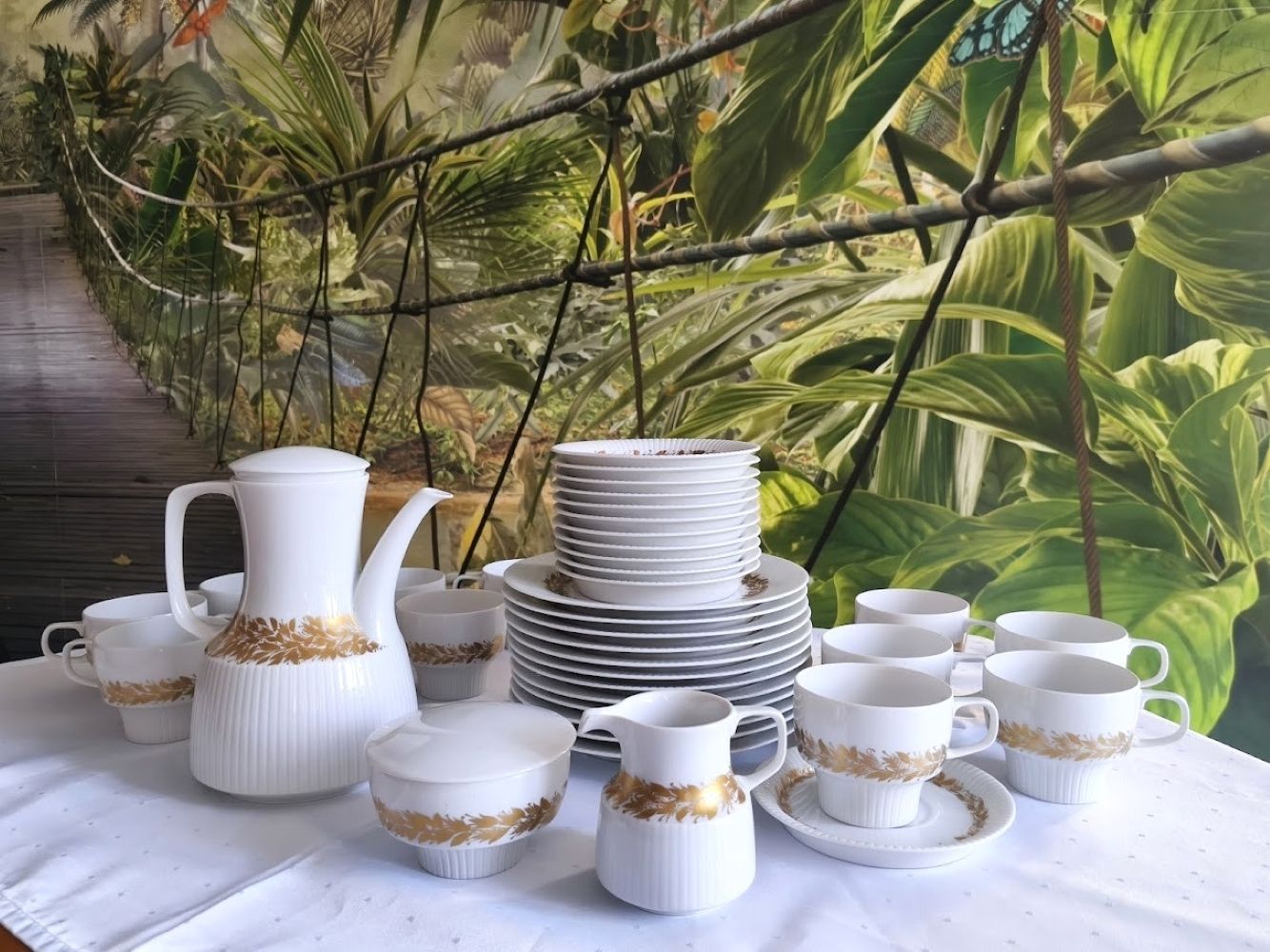 Tapio Wirkkala Voor Rosenthal Studio Line "Modulation" Porseleinen Koffie  En Dessertservies, Duitsland Ca. Jaren 1970, 39 Stuks photo furniture
