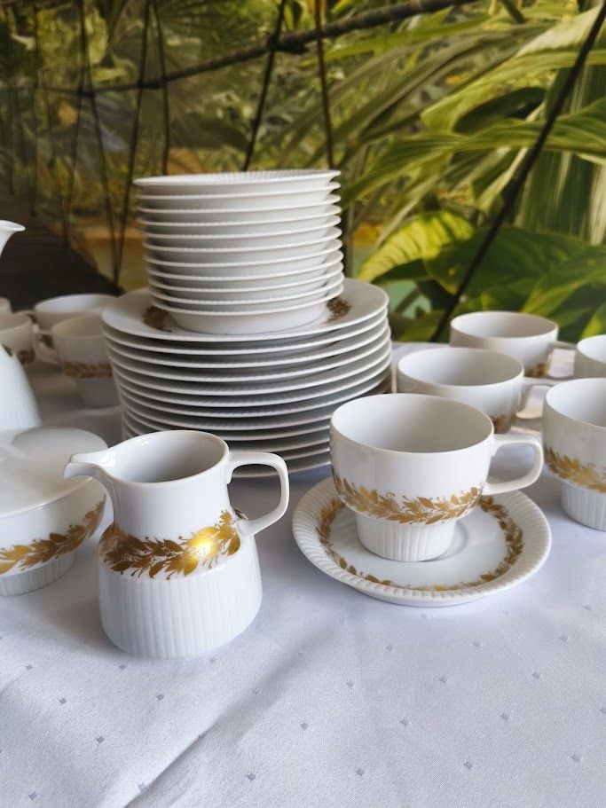 Tapio Wirkkala Voor Rosenthal Studio Line "Modulation" Porseleinen Koffie  En Dessertservies, Duitsland Ca. Jaren 1970, 39 Stuks photo for sale