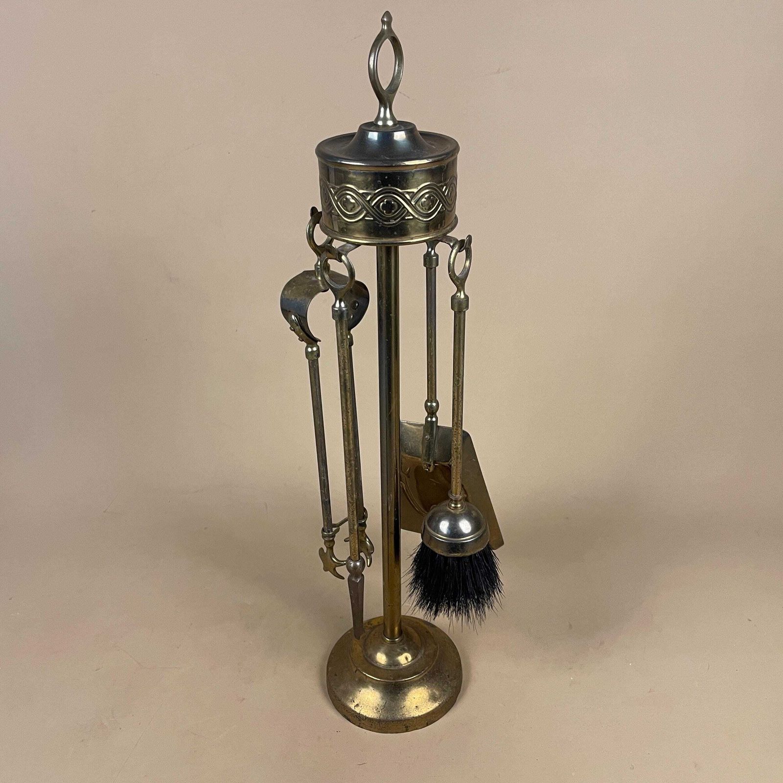Antique Brass Gold Metal Fireside Tools Stand Vintage Companion Set Fireplace Gold Fireside Fire Farmhouse Cottage Four Piece 4 Round photo furniture