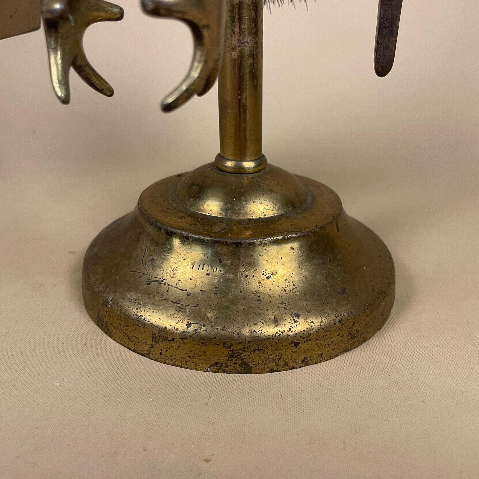 photo furniture Antique Brass Gold Metal Fireside Tools Stand Vintage Companion Set Fireplace Gold Fireside Fire Farmhouse Cottage Four Piece 4 Round