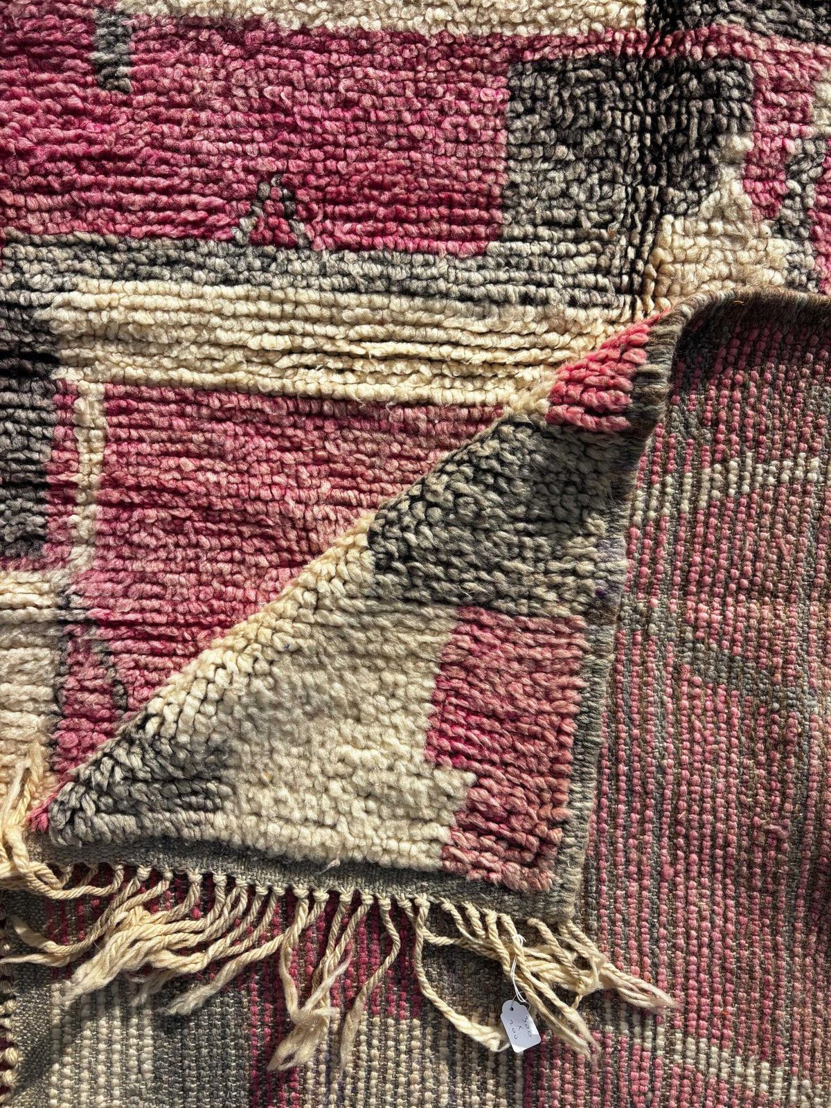 Moroccan Pink Boujaad Rug 200x300 Cm, Authentic Moroccan Berber Wool photo Textiles
