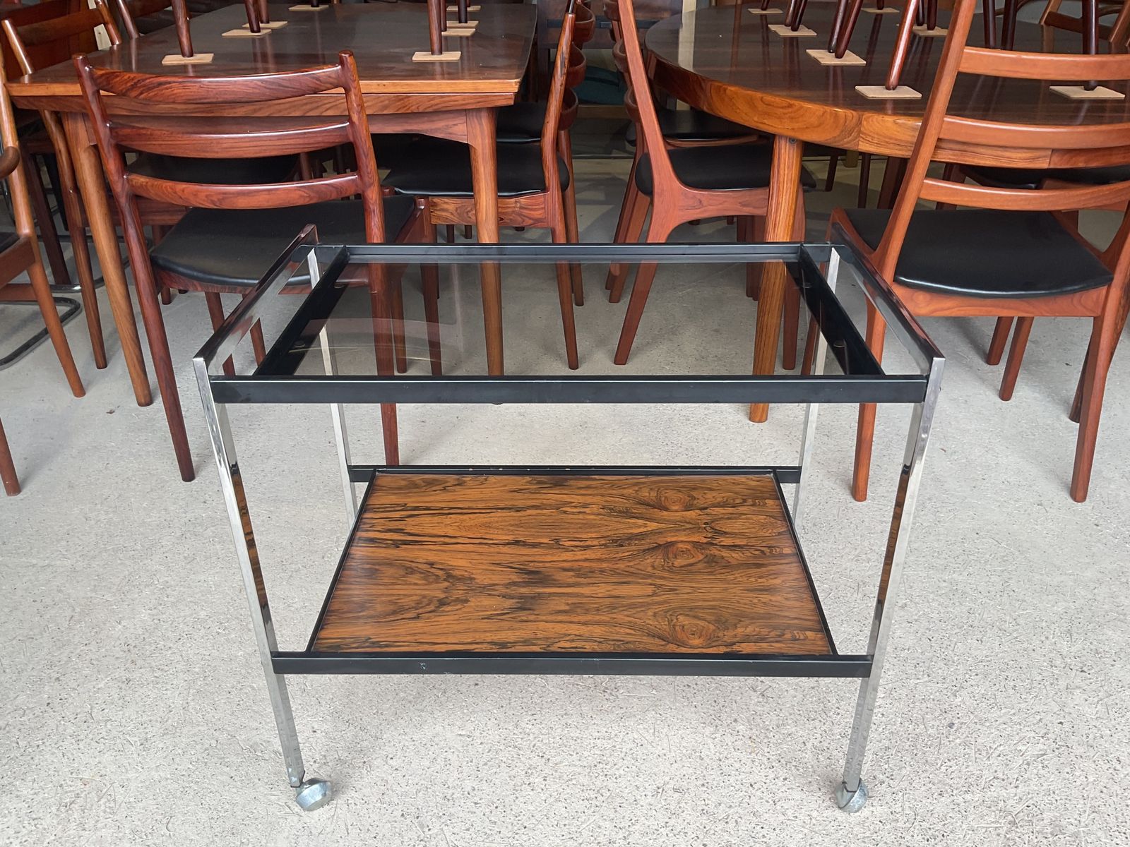 465.0 Art Deco Drinks Trolley By Howard Miller Design Associates Mid Century, 70s photo