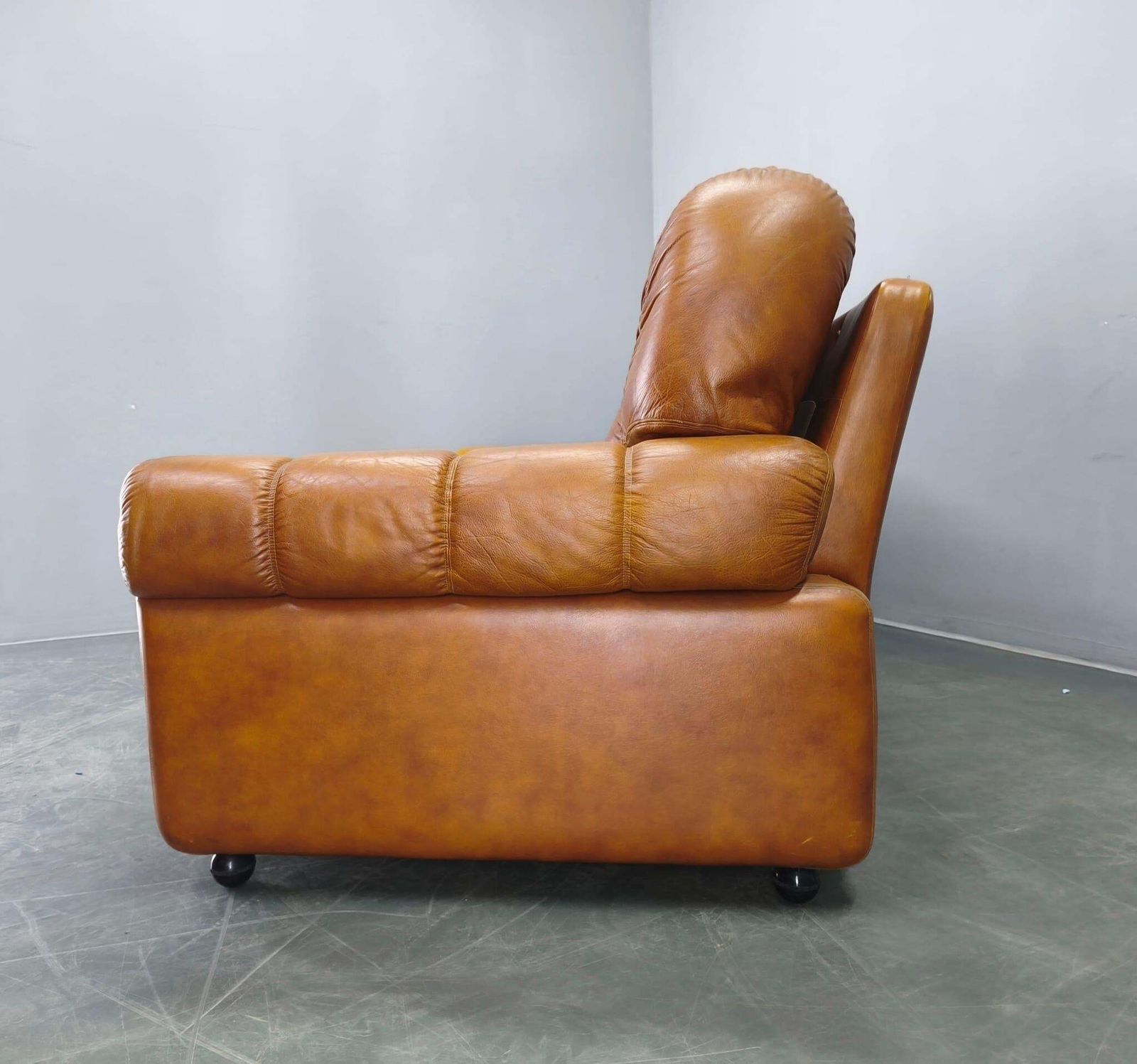 Pair Of Italian Mid Century Cognac Leather Lounge Armchairs, 1970s photo vinterior