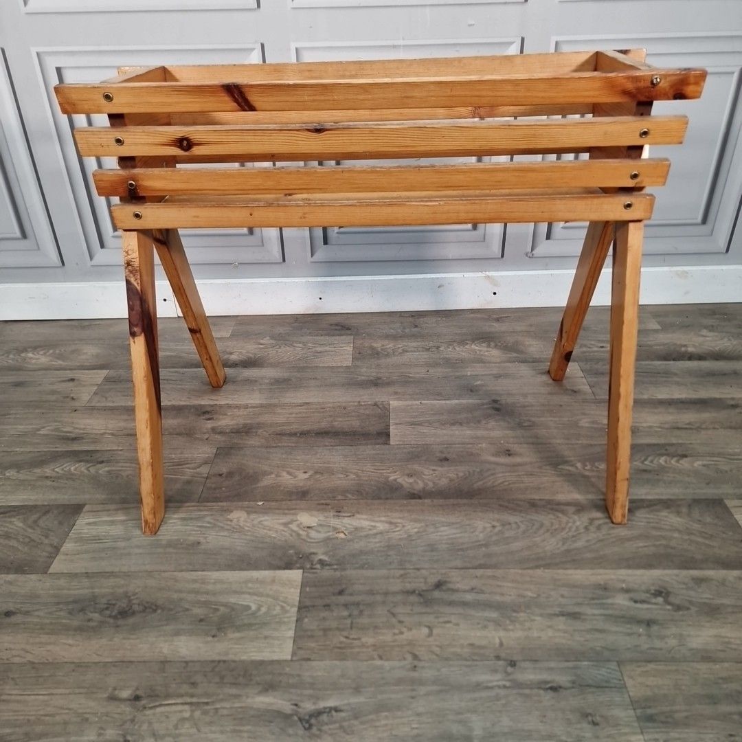 photo vintage Vintage Pine Trough Planter Solid Wooden Garden Plant Stand Holder Retro