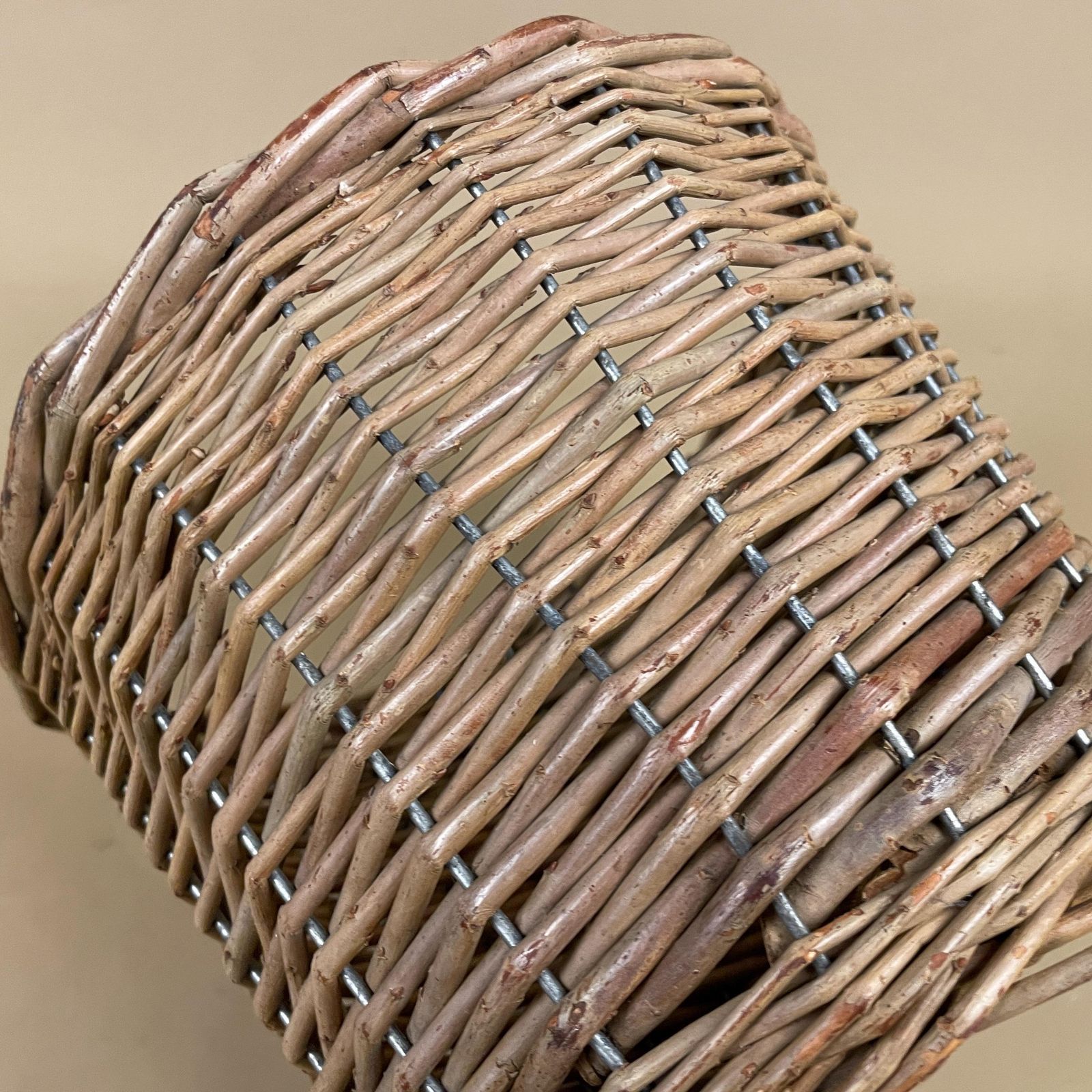 Vintage Wicker Planter Basket With Metal Frame Rustic Indoor Round Storage For Plants Cottage Farmhouse Decor Home Accent photo vintage