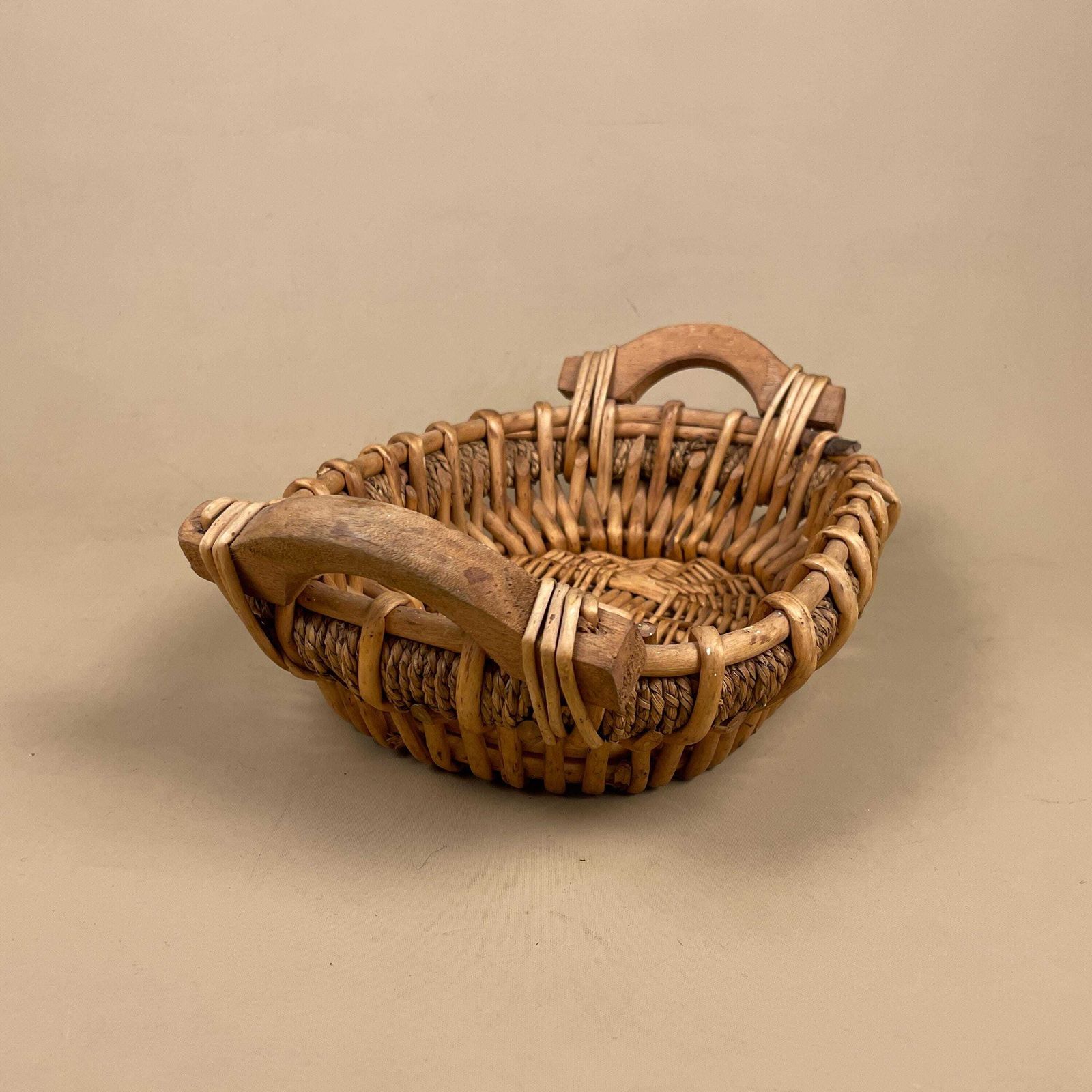 Small Oval Wicker Basket Display Tray With Wood Handles Rustic Cottage Farmhouse Decor Boho Decorative photo 55.0