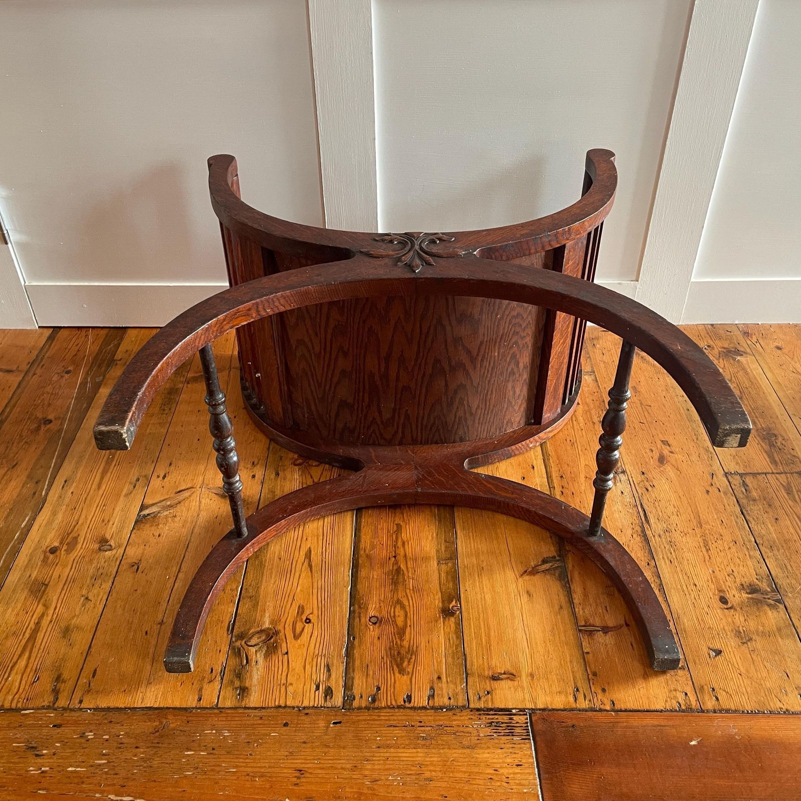 photo vinterior Curved Wooden Curule Chair Antique Mahogany Wood X Frame Stool Early 1900's Decorative Accent Seat Edwardian English Style