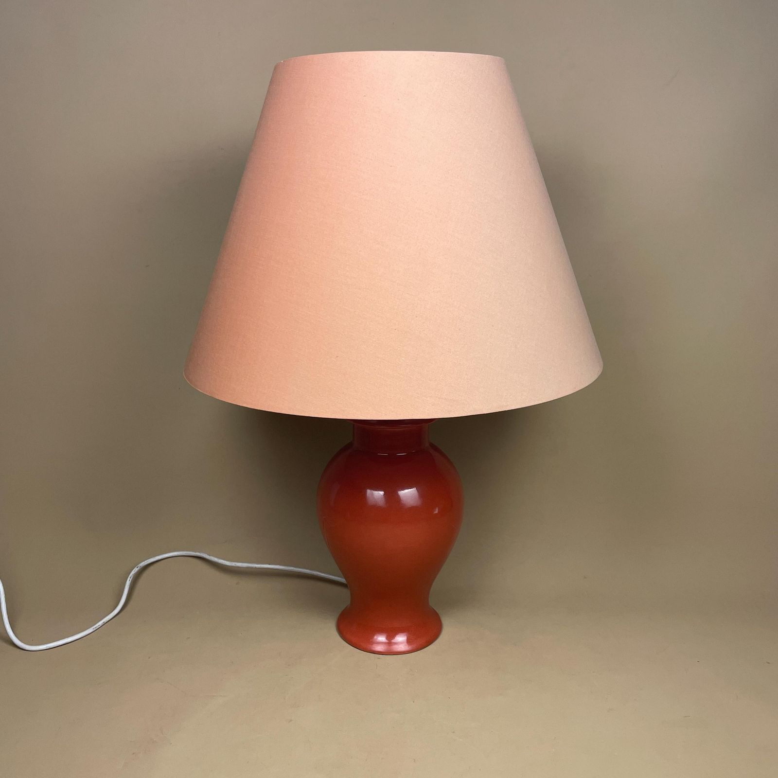 Oriental Ceramic Lamp Light Bedside Table Chinese Vase Red Antique Gold Metal Classic Elegant Medium Side Lampshade Shade photo buy
