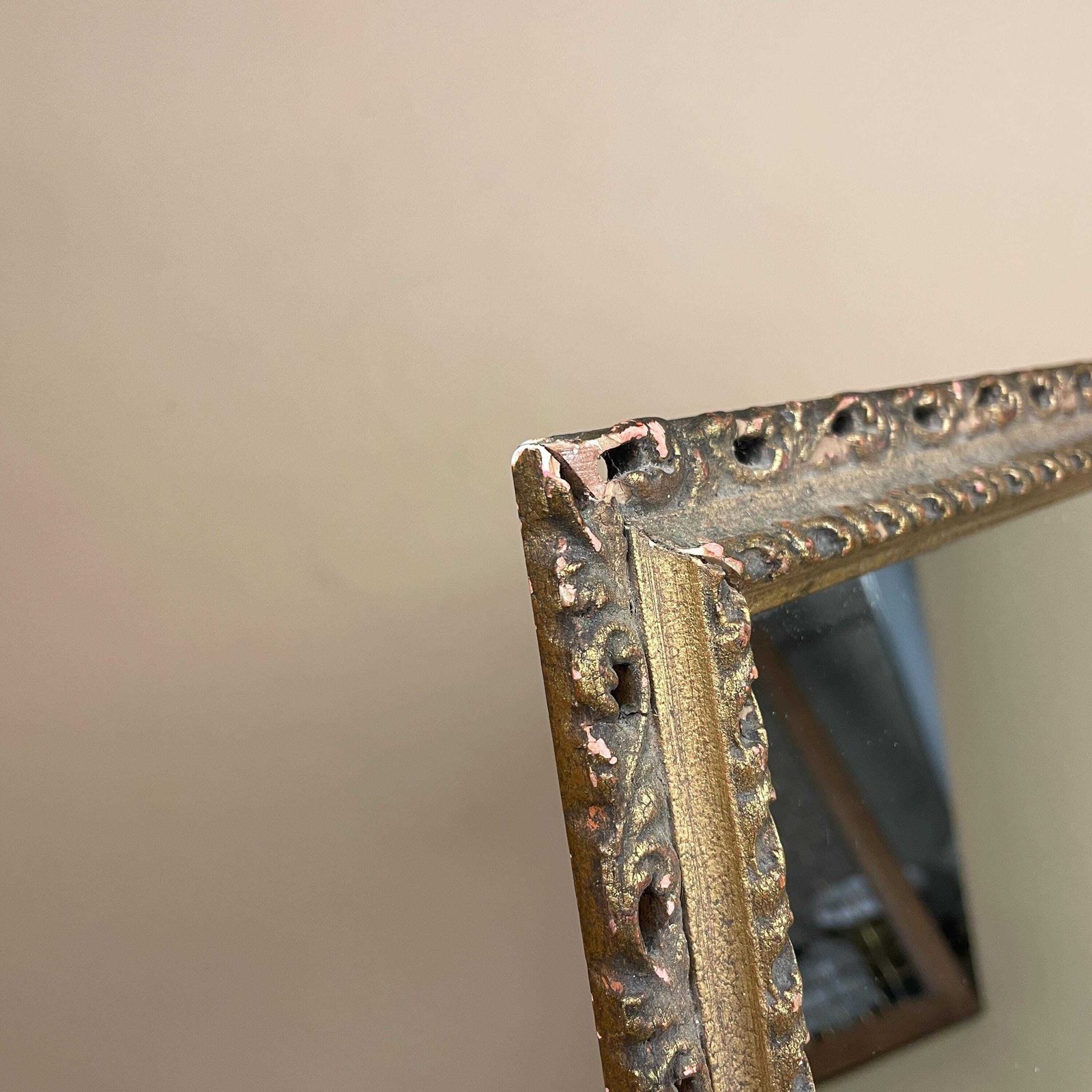 Vintage Freestanding Mirror Gold Gilt Wood Frame Portrait Dressing Tabletop Ornate Gilted Bedroom Vanity Decorative Rectangle Wooden photo 95.0