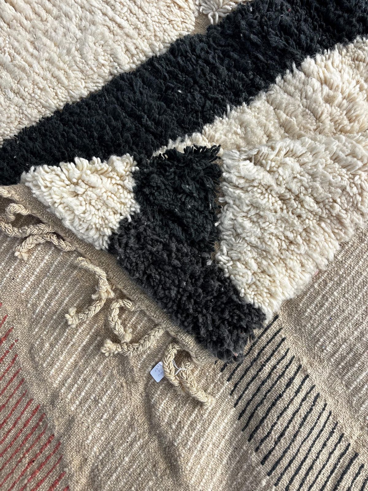 Beni Ourain Moroccan Wool Rug 210x300 Cm – White Minimal Geometric Design – Luxury Berber Area Rug – Modern Boho Home Decor photo Textiles