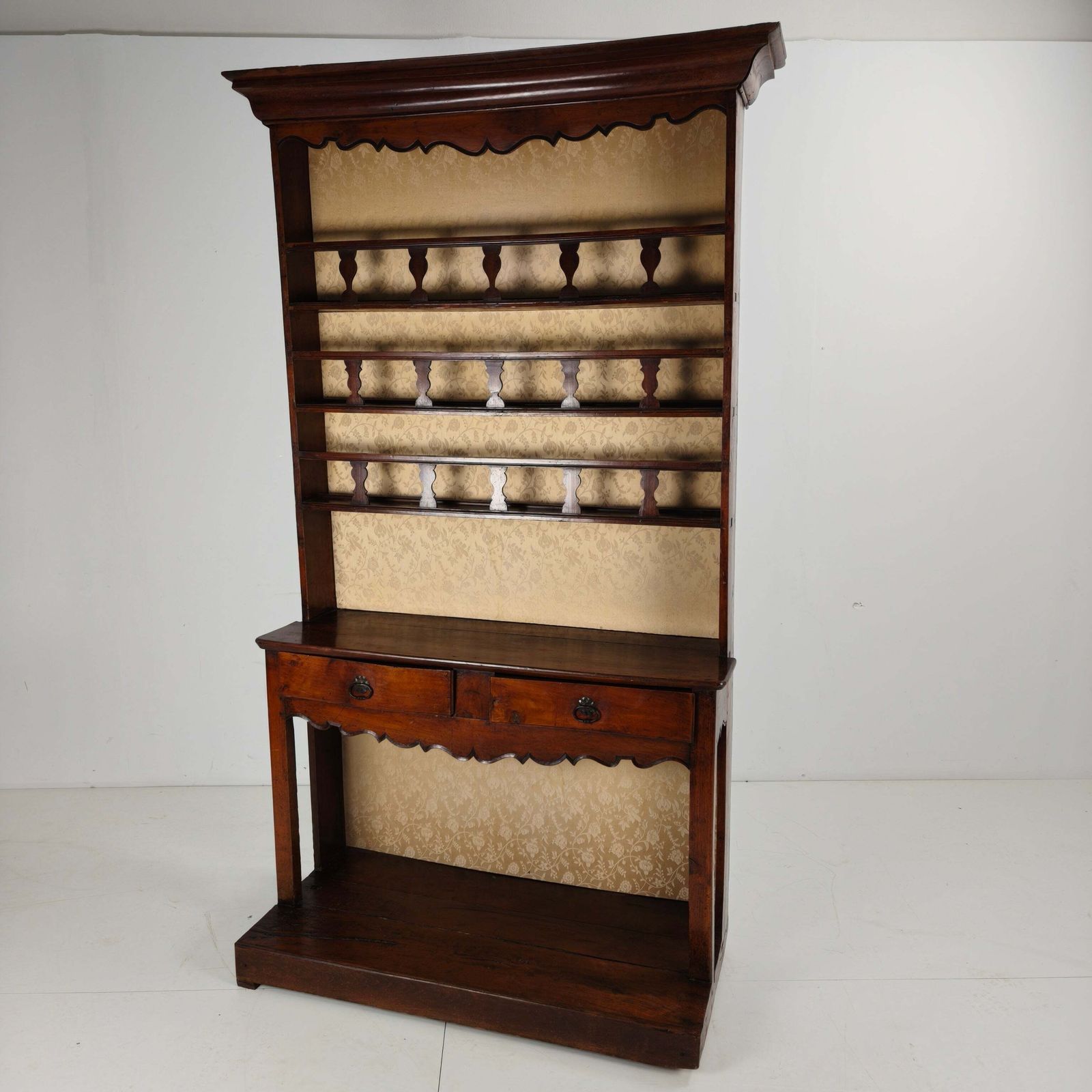 photo vinterior English Georgian Dresser – Solid Oak, Circa 1800