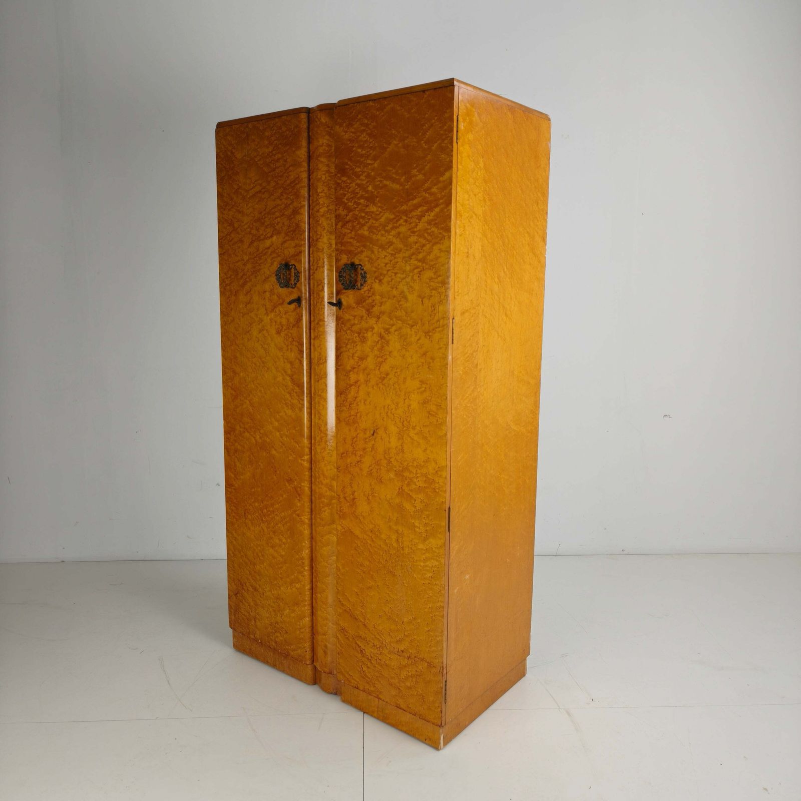 photo vintage English Art Deco Gentleman’s Wardrobe By Wrighton Furniture