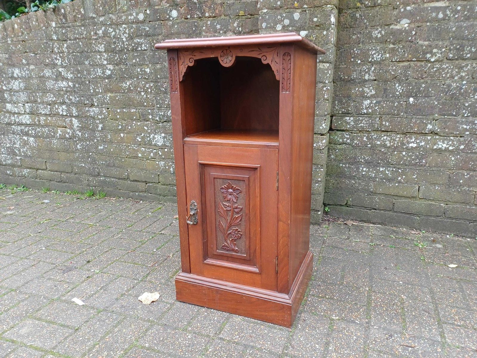Victorian Mahogany Pot Cupboard Bedside Cabinet Antique Edwardian Nightstand Carved Flower Door Solid Wood Side Table