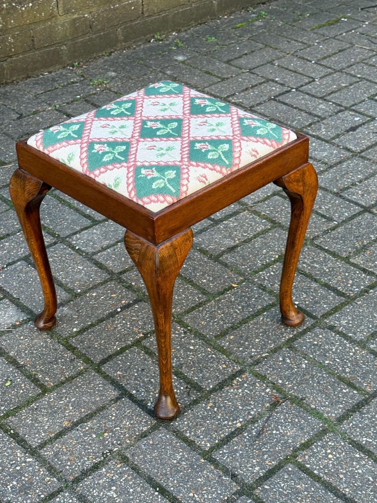 Vintage 1930s Queen Anne Style Stool With Upholstered Needlepoint Seat photo buy