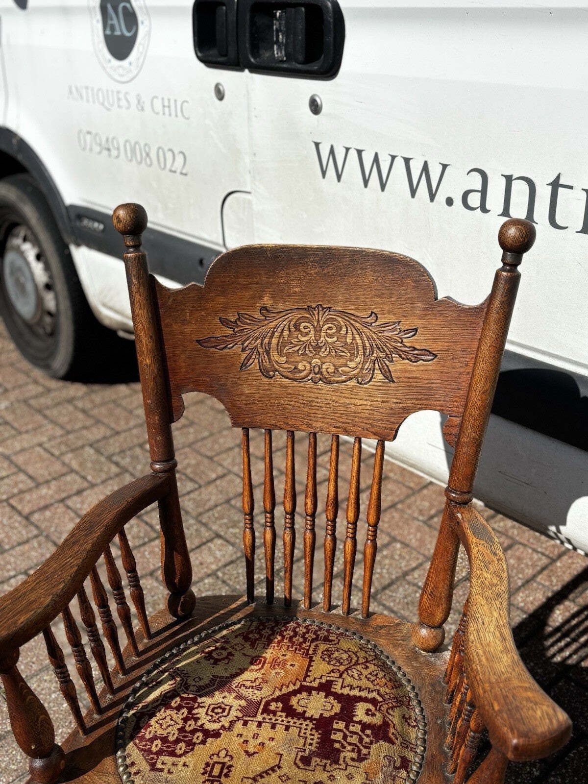 Victorian Armchair, Original Upholstery Turned Legs. photo vinterior
