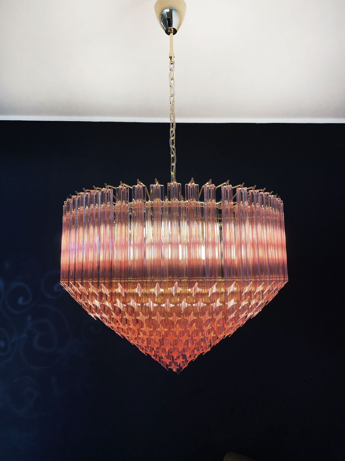 photo vintage Modern Quadriedri Murano Glass Chandelier   265 Pink Prism   Gold Frame