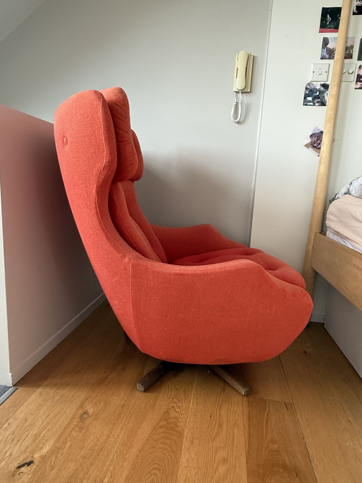 1970s Parker Knoll Glide Statesman Swivel Tilt Base Egg Arm Chair photo furniture