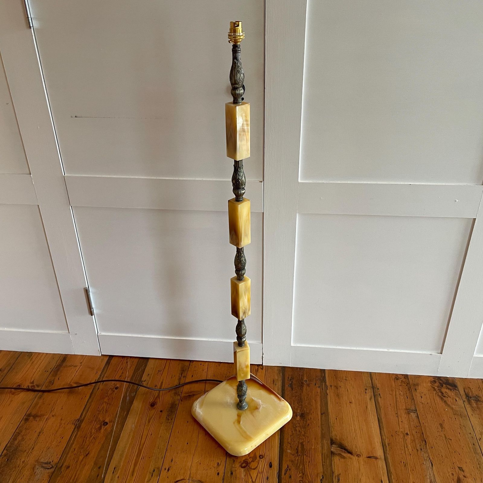 Vintage Marbleized Floor Lamp Metal & Plastic Resin Mid Century Style Retro Hollywood Regency Freestanding Light Living Room Orange Yellow photo vintage