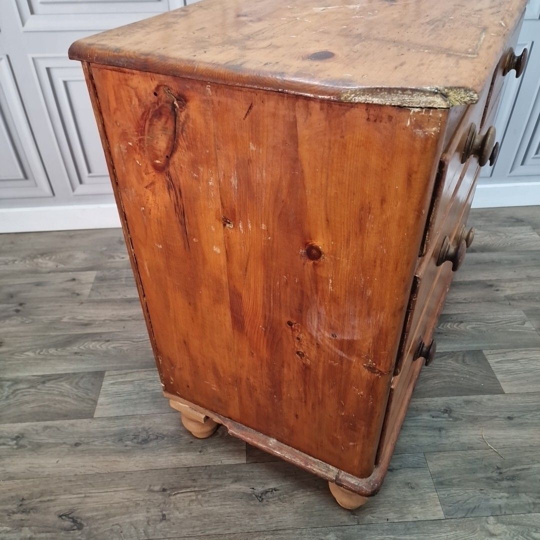 photo vintage Antique Chest Of Drawers Victorian Solid Pine Rustic Farmhouse Vintage