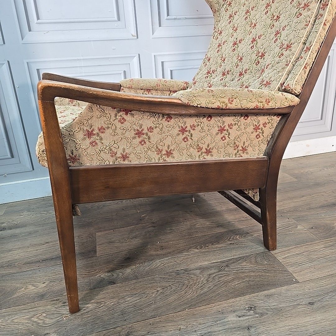 photo vintage Vintage Cintique Armchairs Pair Wingback Lounge Cushion Seats Wooden W77