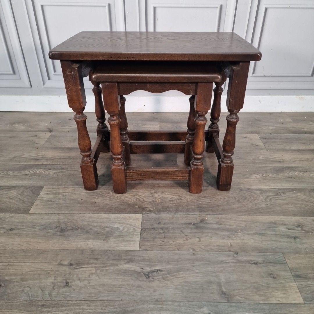 Vintage Nest Of Tables Solid Oak – Jaycee Furniture – Turned Wooden Retro photo 60.0