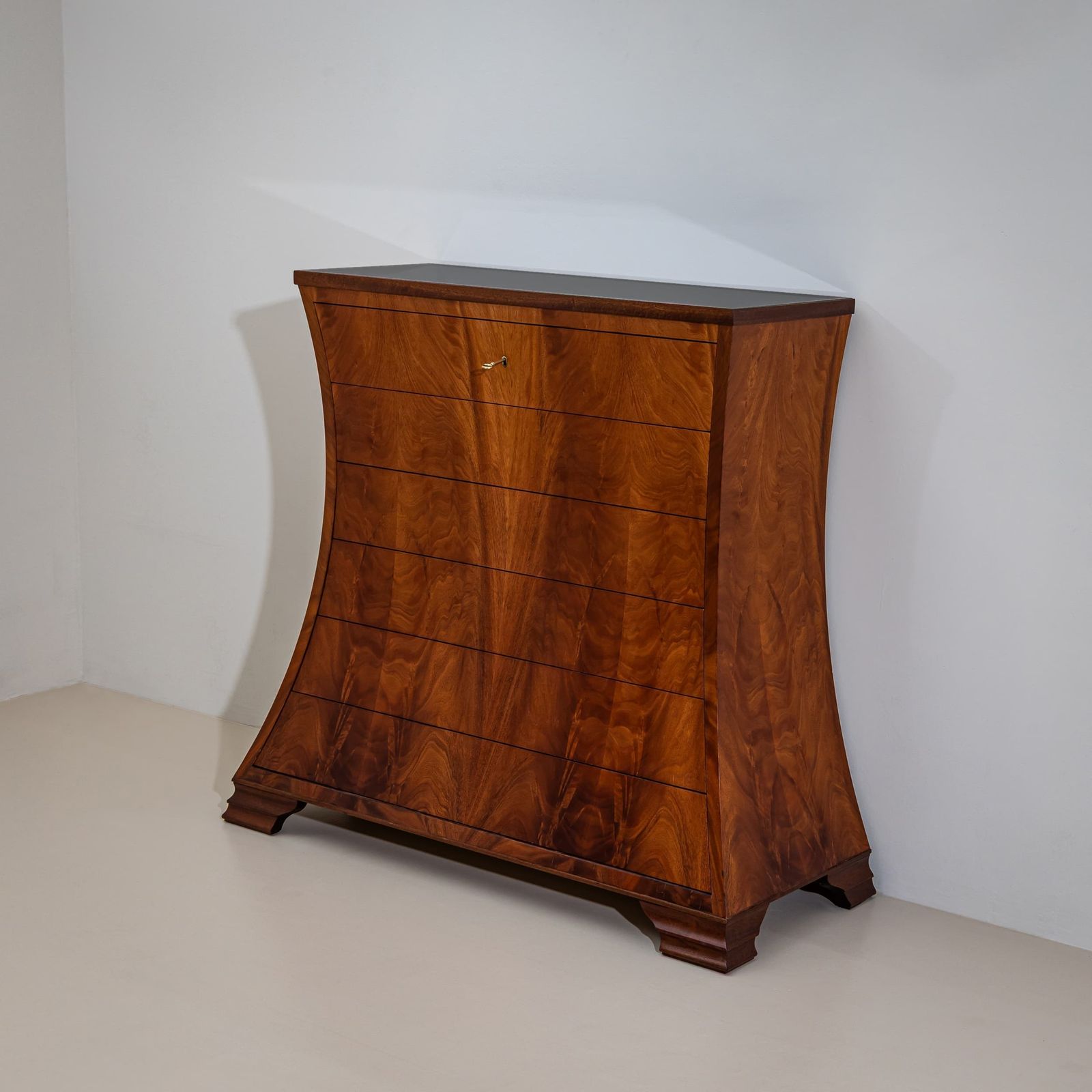 Moderne Italiaanse Ladekast In Trapeziumvorm, Eind 20e Eeuw photo buy