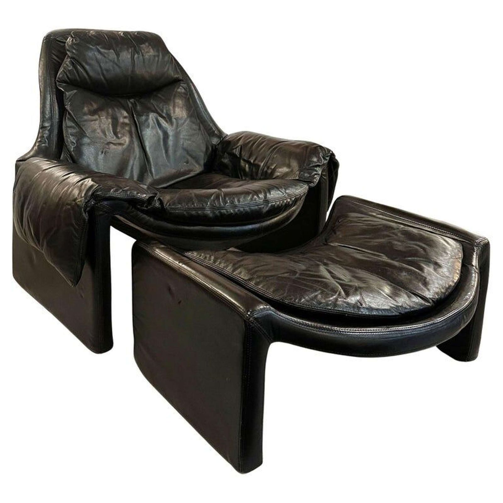 'P60' Saporiti Black Leather Lounge Chair And Ottoman By Vittorio Introini