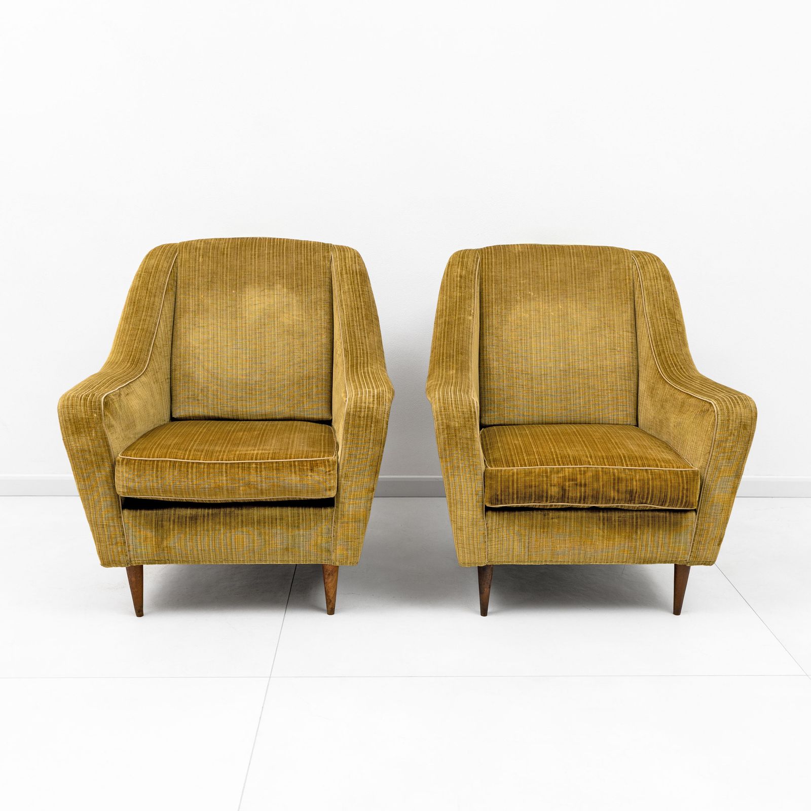 Ico Parisi Mid Century Modern Italian Armchairs For Ariberto Colombo, 50s, Pair photo for sale