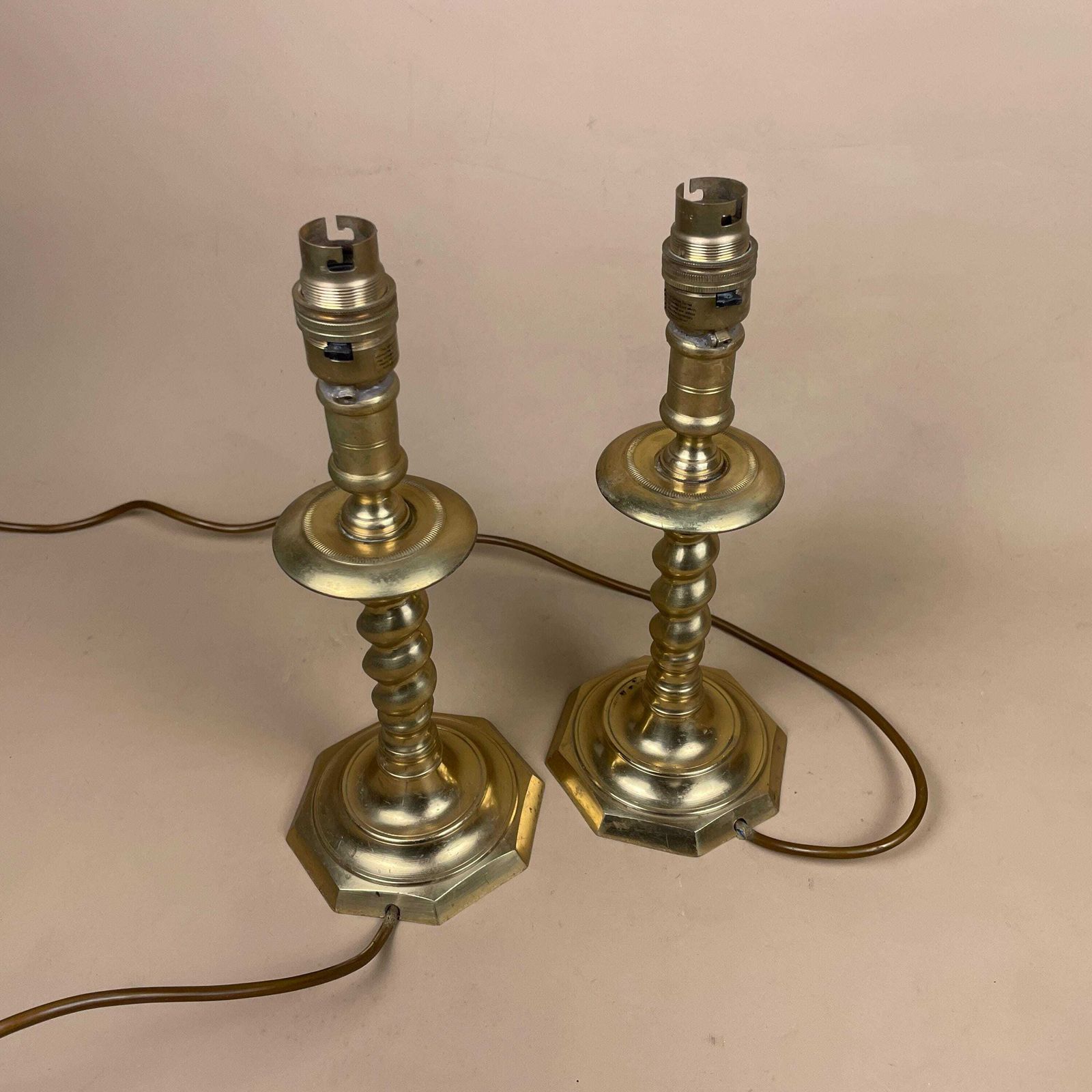 Antique Matching Pair Of Metal Gold Brass Lamps Lights Bedside Side Lamp Table Desk Light Column Octagon Base Vintage Classic Two Set photo vinterior
