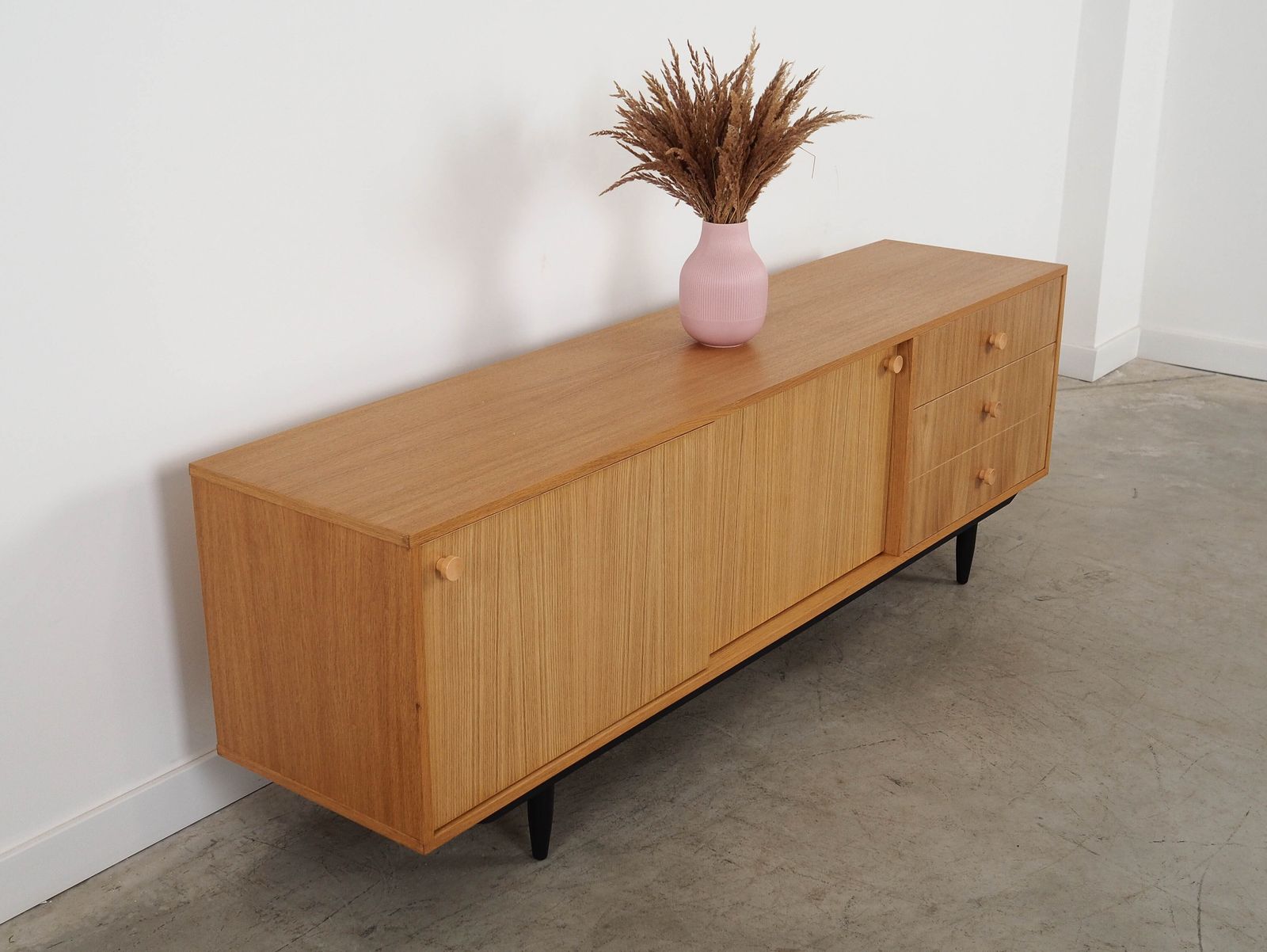 Eiken Dressoir, Scandinavisch Design photo Meubels