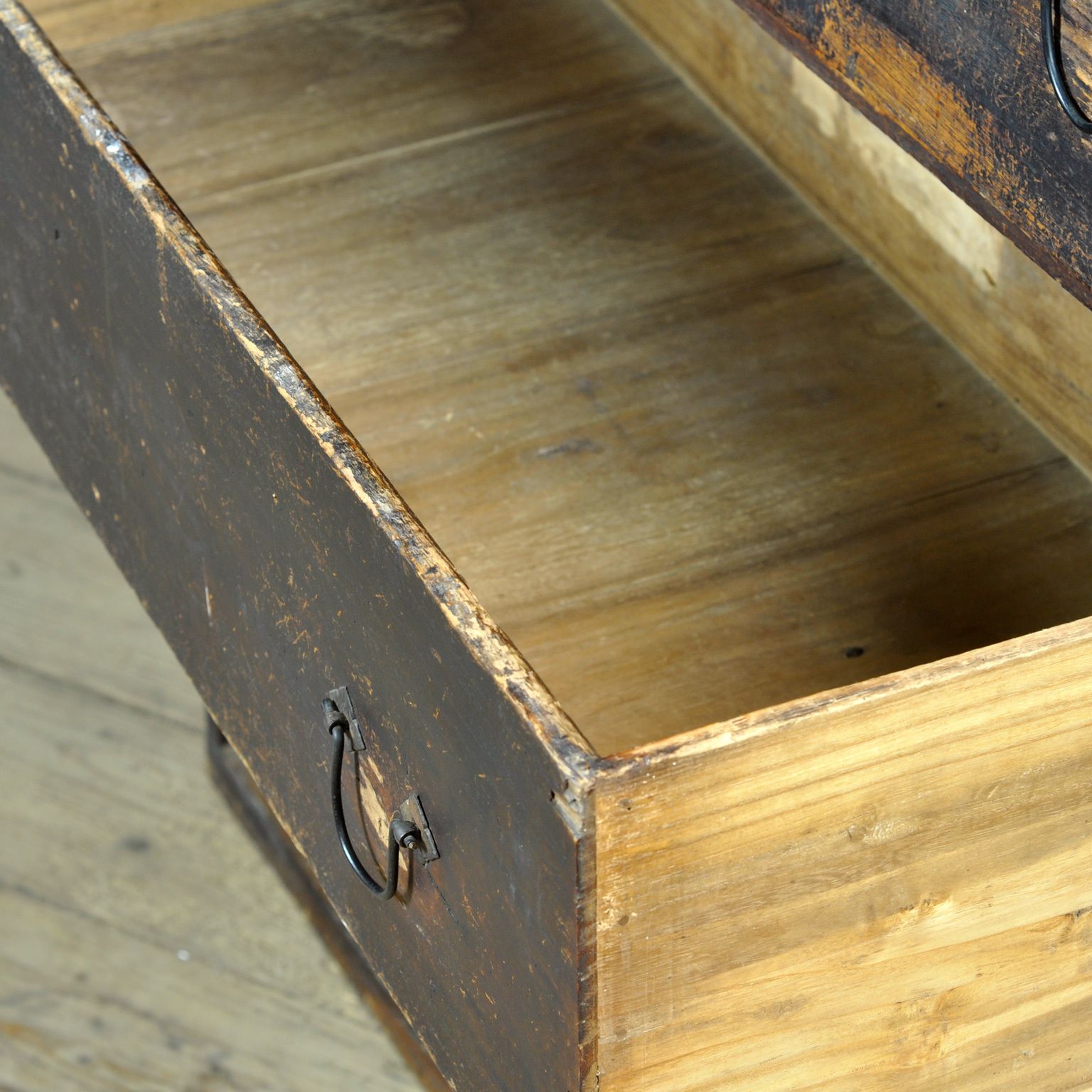 Japanese Tansu Chest Of Drawers, Circa 1870 photo vinterior