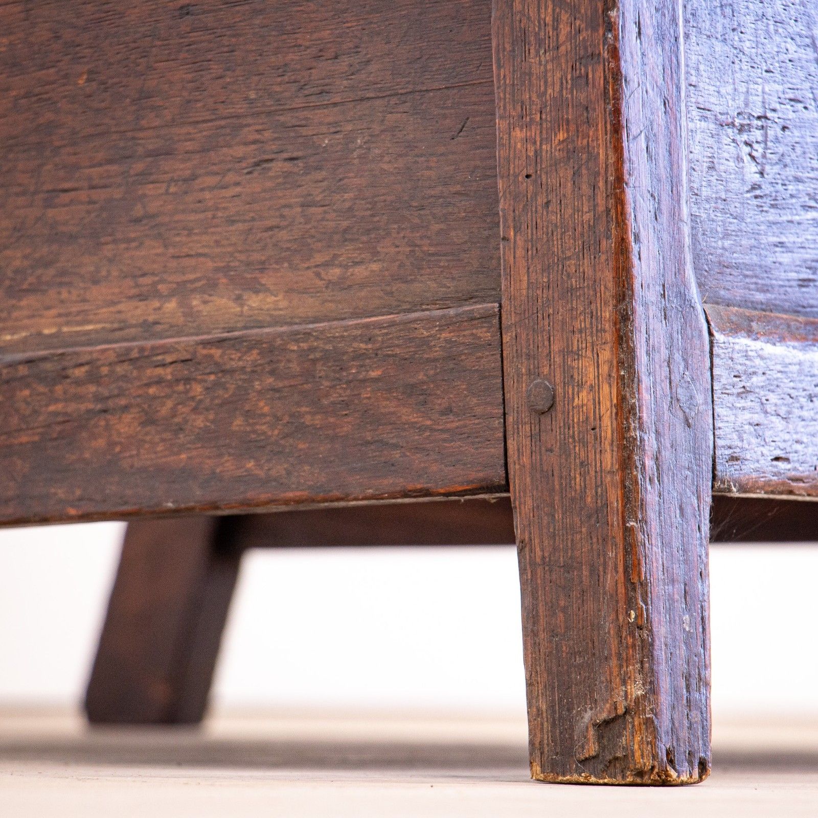photo furniture 19th Century Country Oak Lambing Chair