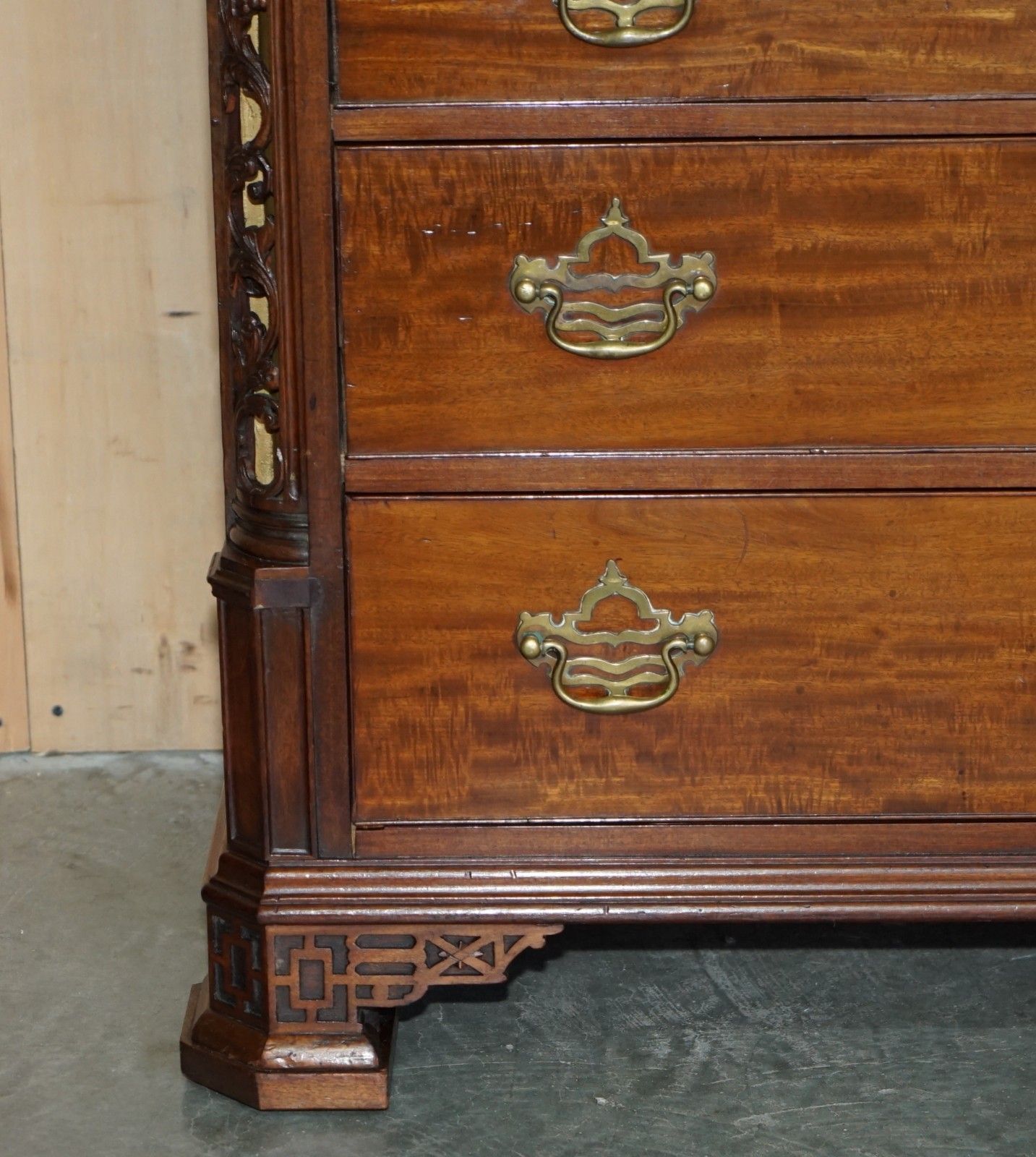 Fine Antique George III Circa 1770 Thomas Chippendale Walnut Chest Of Drawers photo 6950.0