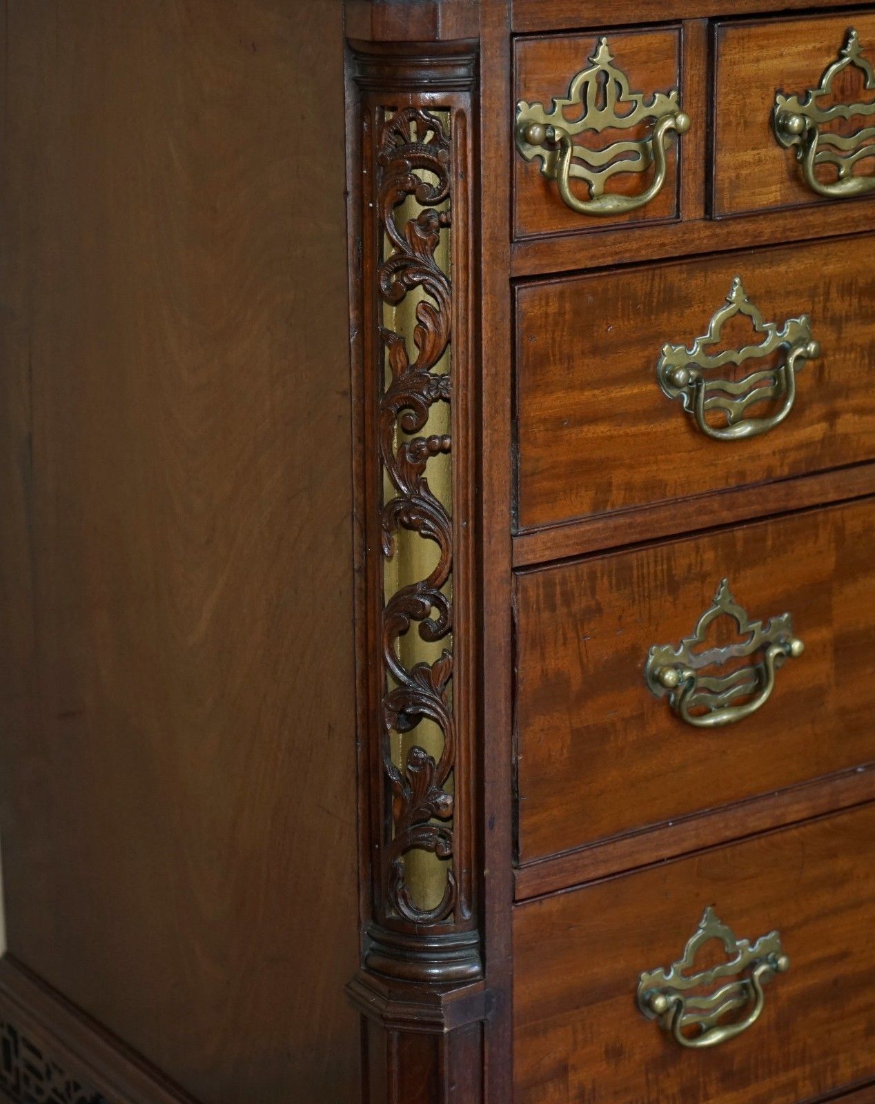 Fine Antique George III Circa 1770 Thomas Chippendale Walnut Chest Of Drawers photo vinterior