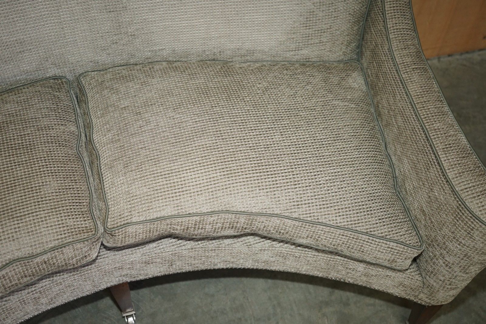photo furniture Rrp £7,950 William Yeowood Sylvie Curved 2 Seater Sofa With Oatmeal & Velvet