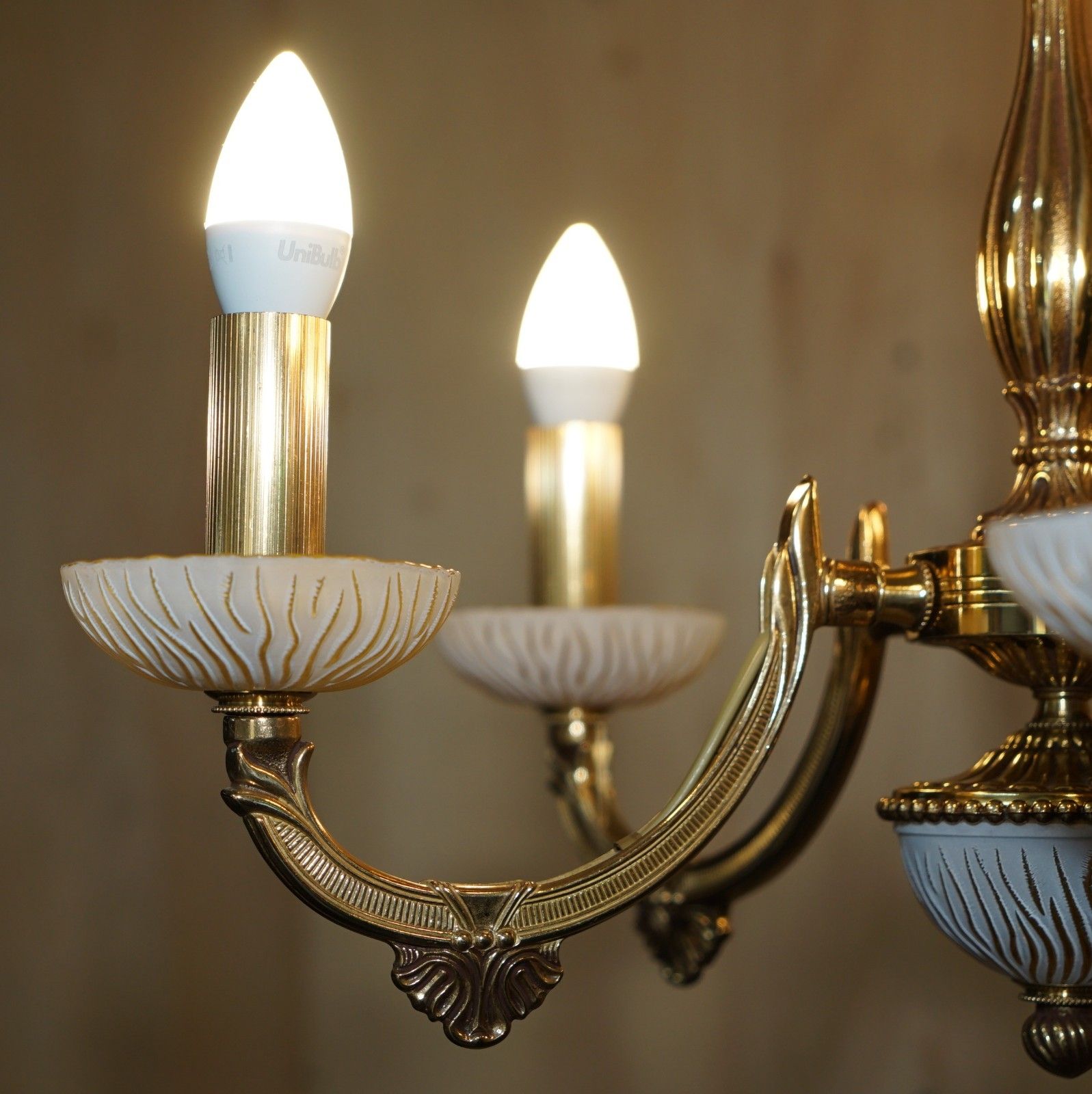 Lovely Reccagni Made In Italy Brass & Frosted Glass Five Candle Light Chandelier photo vinterior