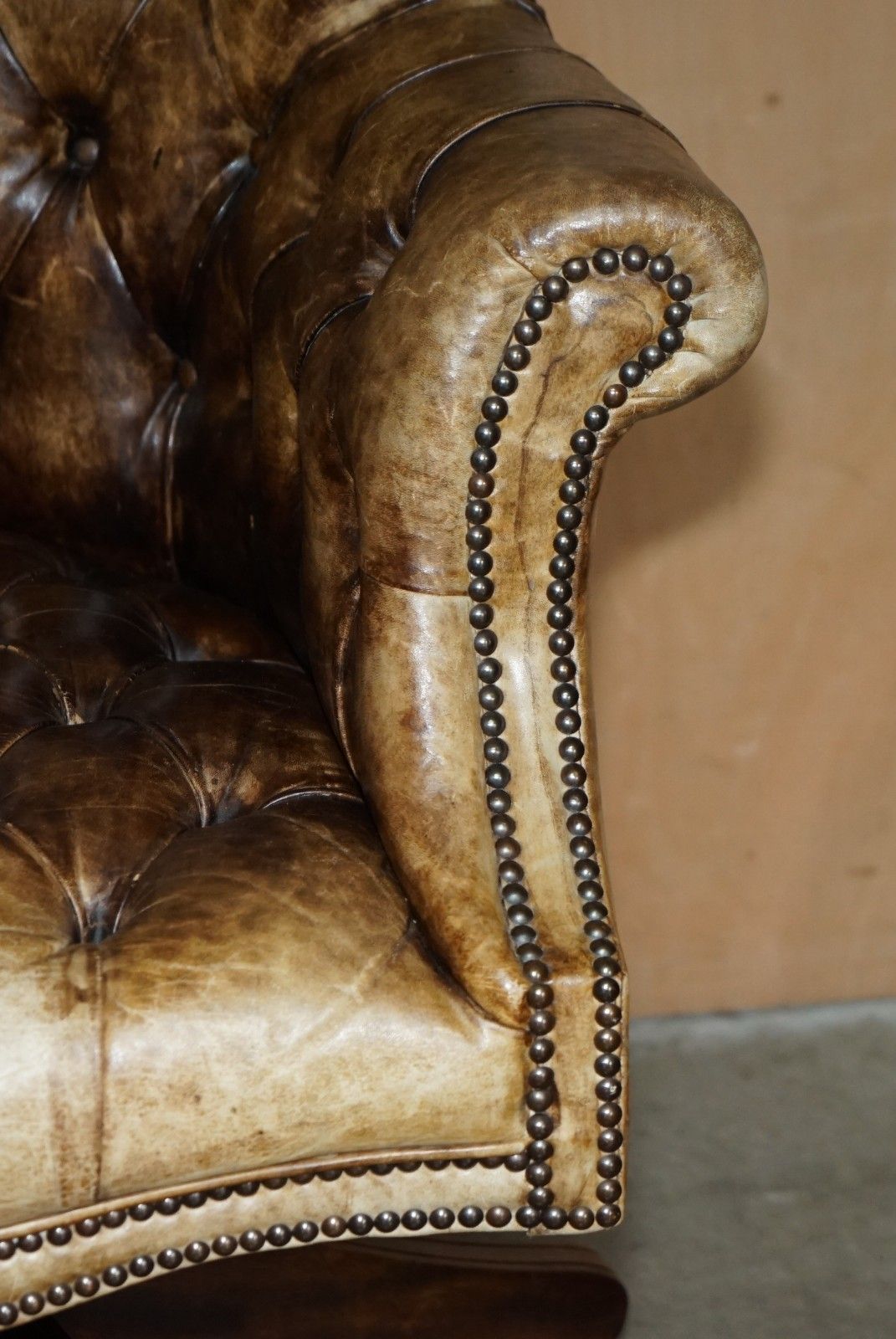 photo vinterior Antique Heritage Aniline Brown Leather Chesterfield Directors Captains Armchair