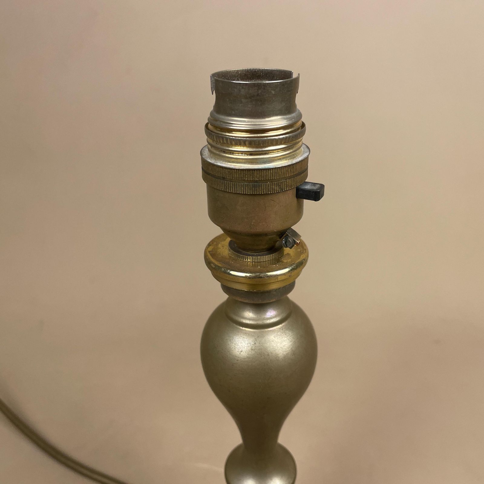 Brass Table Lamp Light Bedside Ornate Gold Metal Antique 3 Legs Cottage Classic Traditional Old Side photo 75.0
