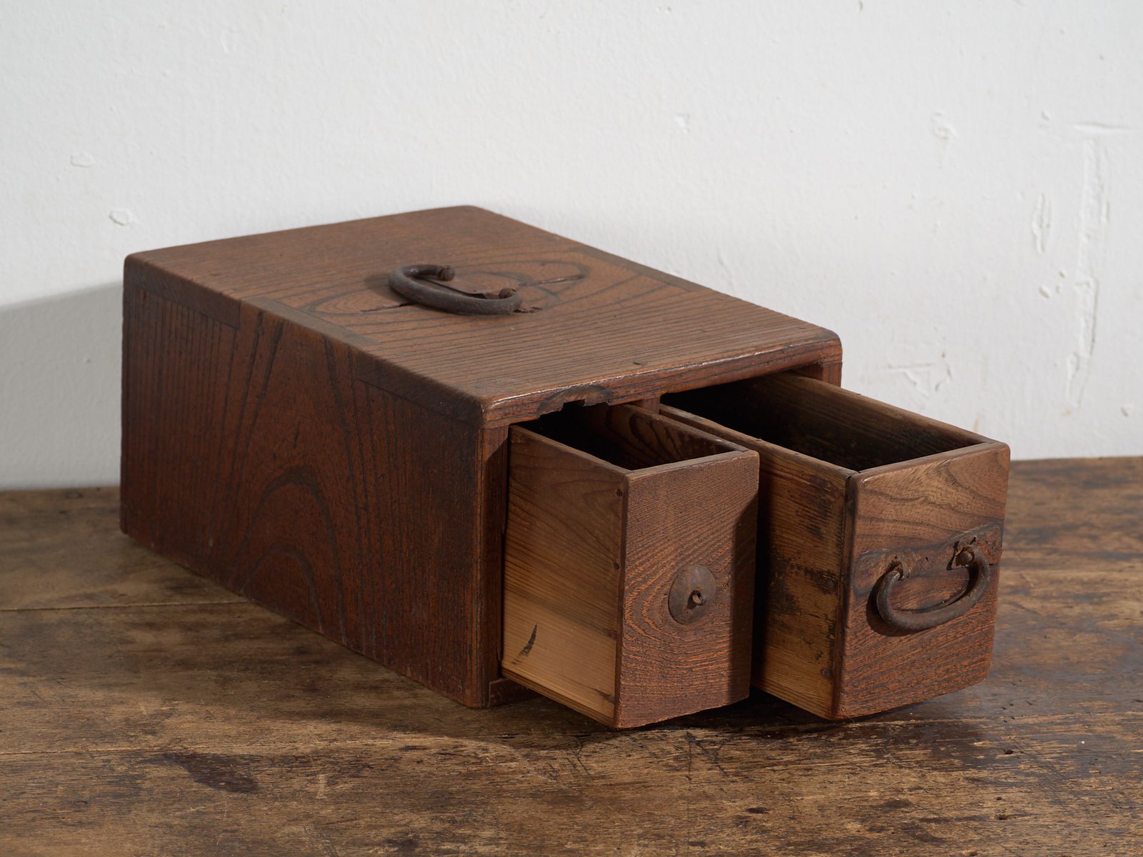 Antique Japanese Wooden Storage Box With Drawer – Meiji–Taishō Period (C.1890–1920) photo vinterior