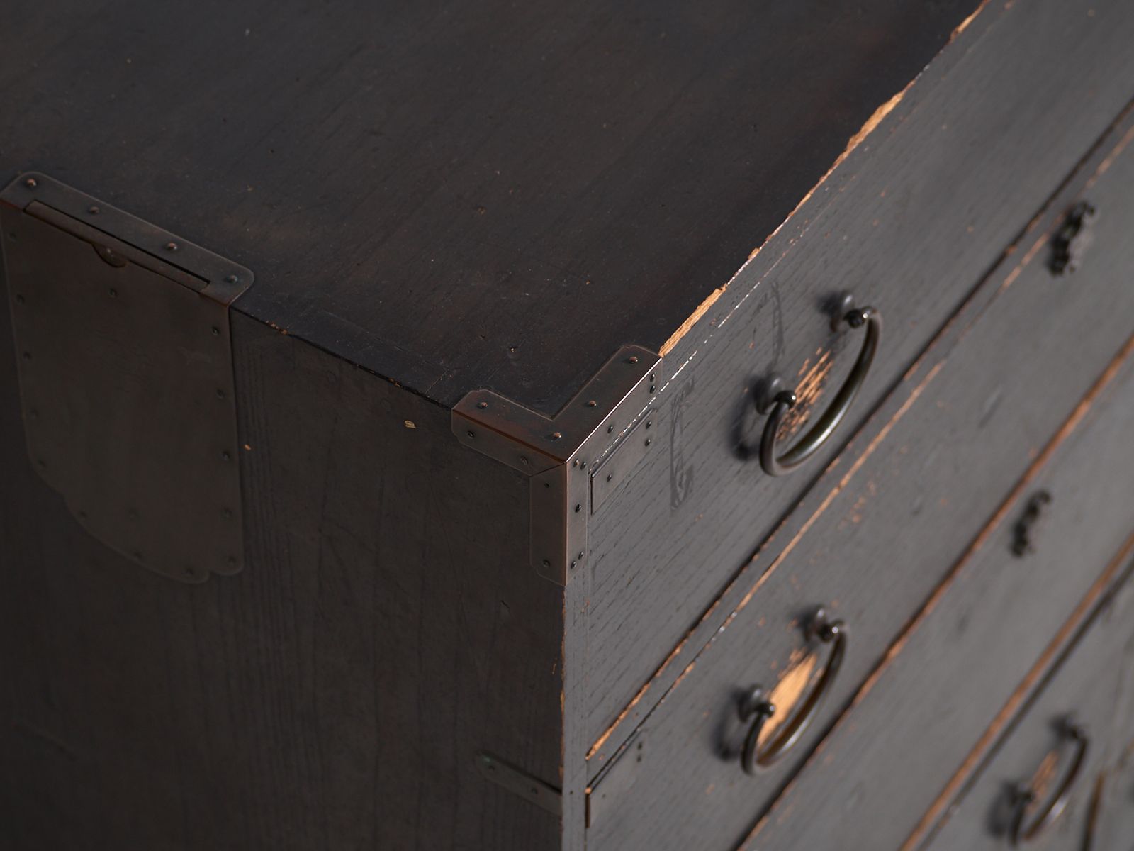Antique Japanese Isho Dansu Chest In Paulownia – Late Meiji / Taishō Period – C.1890 1920 photo furniture