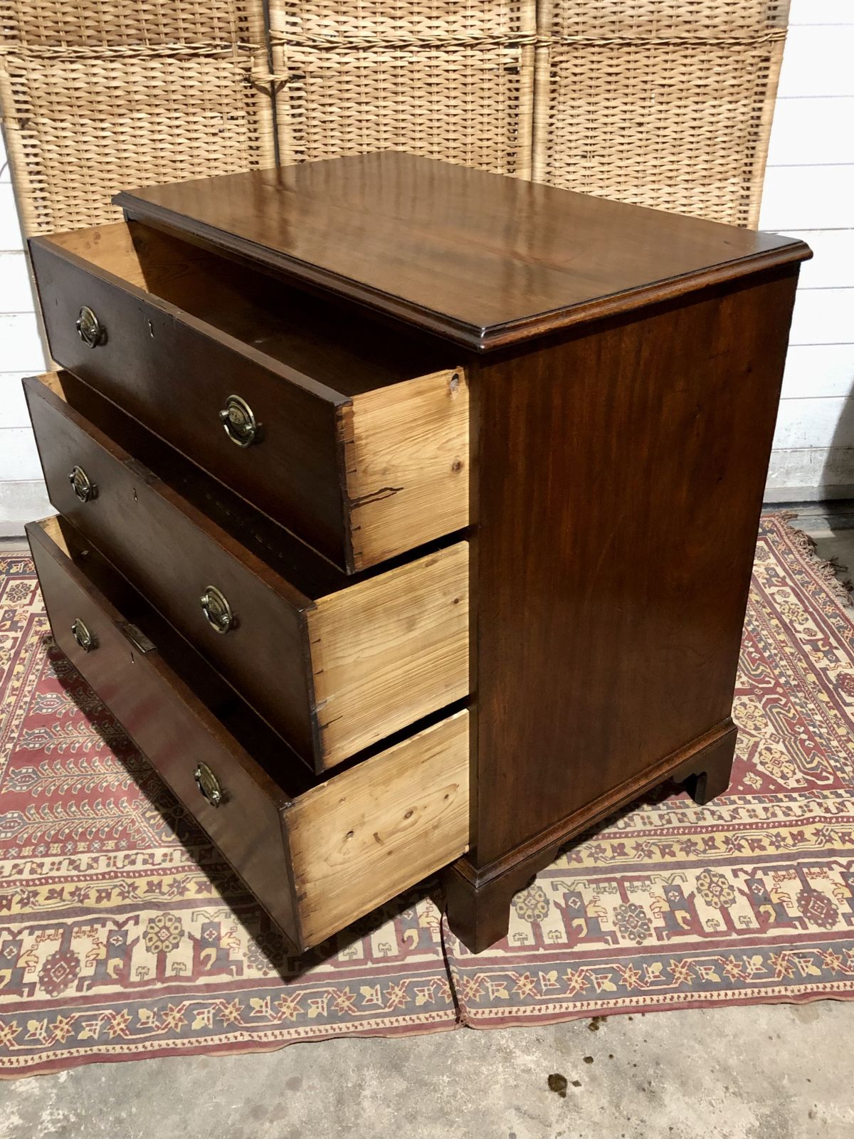 photo vinterior Handsome Small Georgian Mahogany Chest Of Drawers