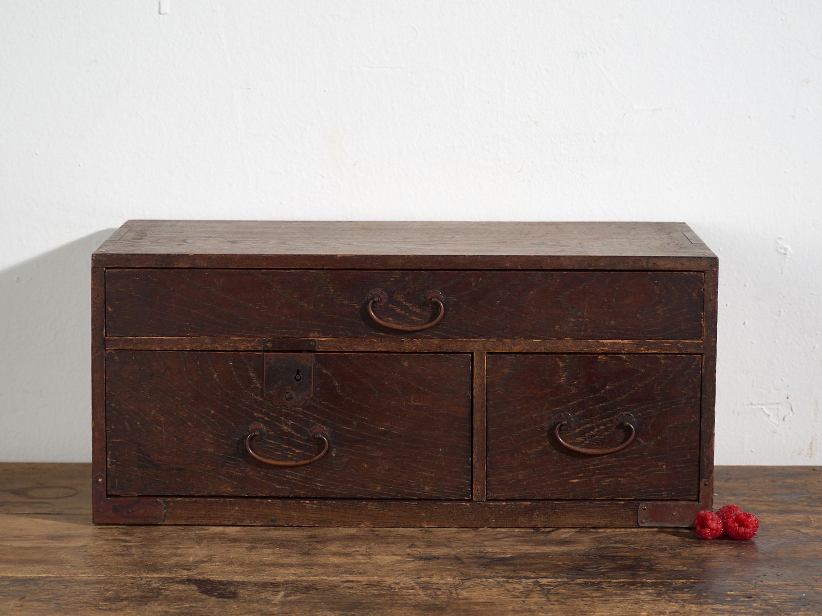 photo for sale Antique Japanese Desk Chest With Three Drawers – Meiji / Taishō Period (C.1890 1926)