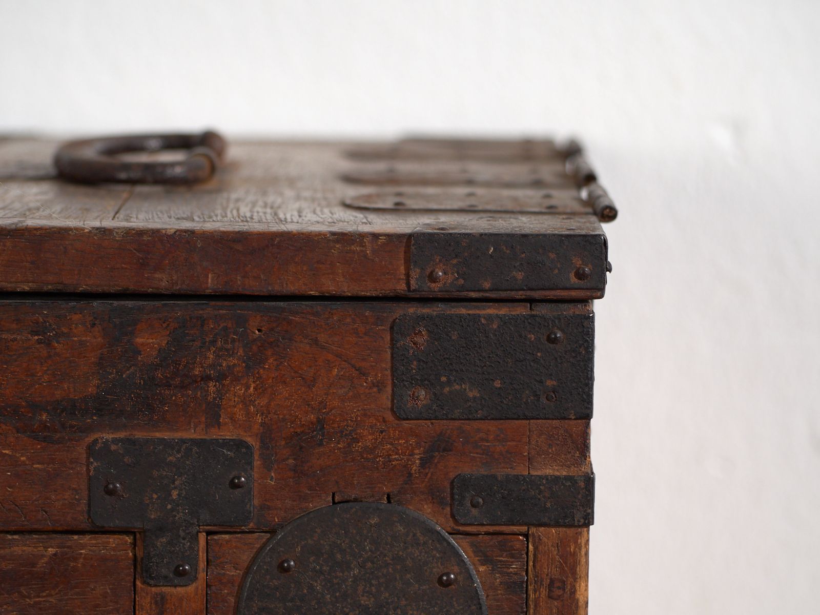 Antique Japanese Document Chest With Drawers And Iron Hardware – Portable Tansu – Meiji–Taishō Period (C.1880–1920) photo vinterior