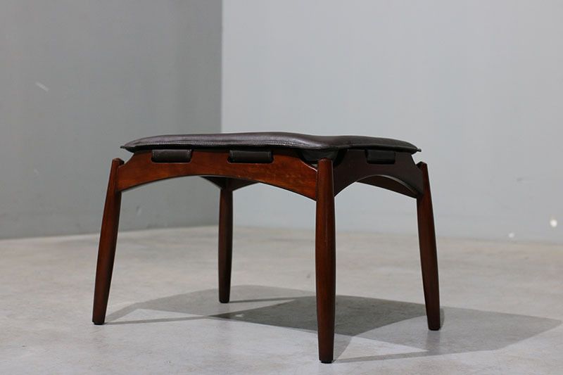 8639.0 Armchair + Footrest With Brazilian Design photo