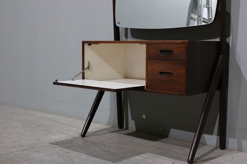 Orum Furniture Dressing Table In Rosewood. photo 1296.0