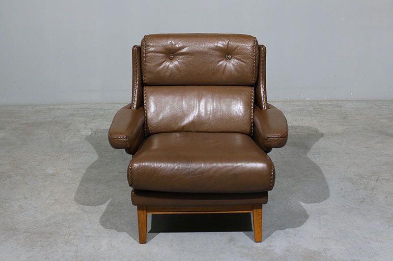 Pair Of Leather Armchairs Attributed To Aage Christiansen photo 864.0