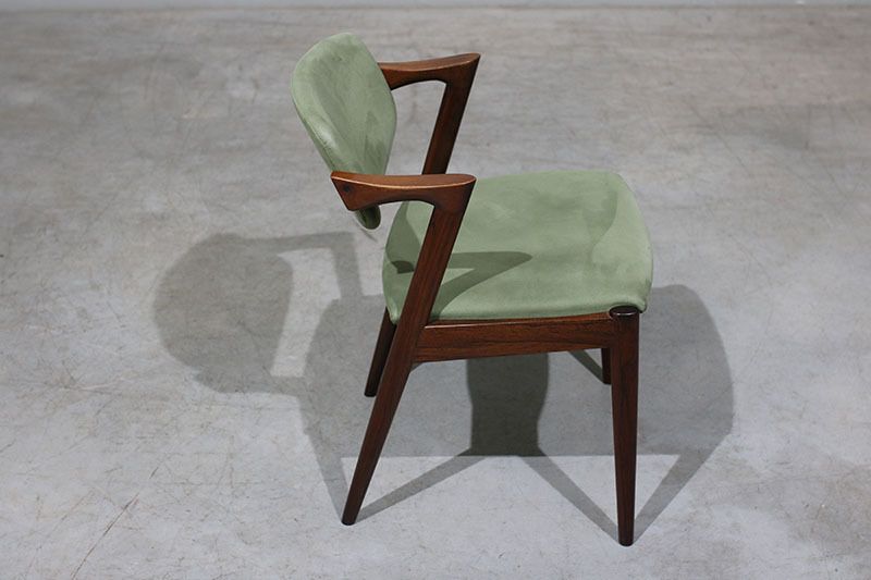 Set Of 4 Kai Kristiansen Model 42 Chairs In Rosewood. photo vintage