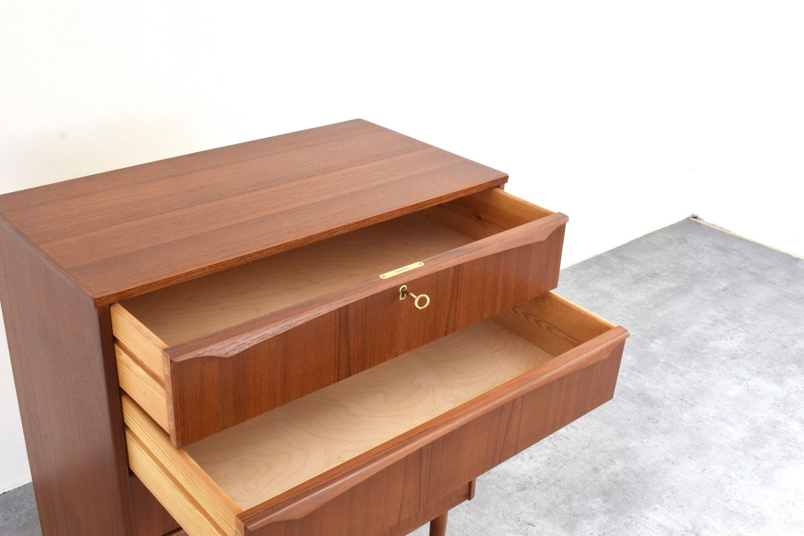 photo vinterior Mid Century Danish Teak Chest Of Drawers, 1960s.