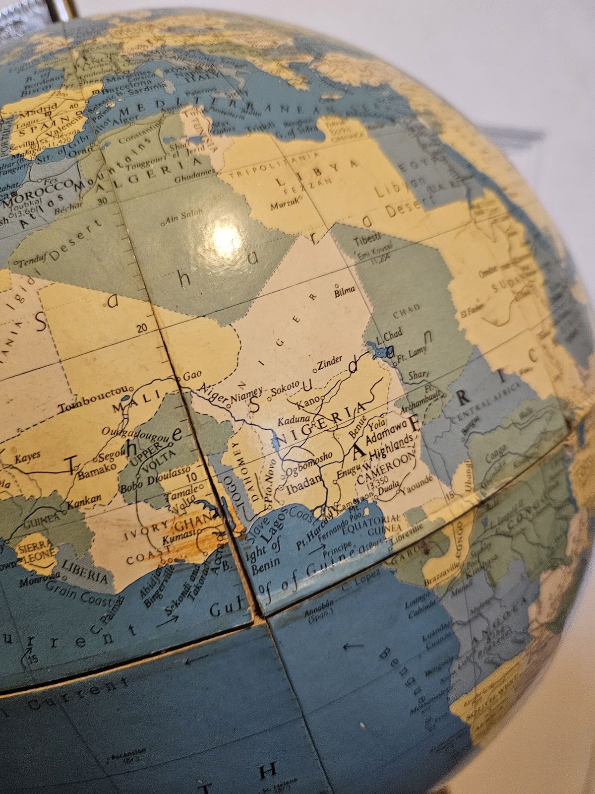 Vintage 20th Century Philips 12"  Political  Challenge Globe 1971 photo vintage