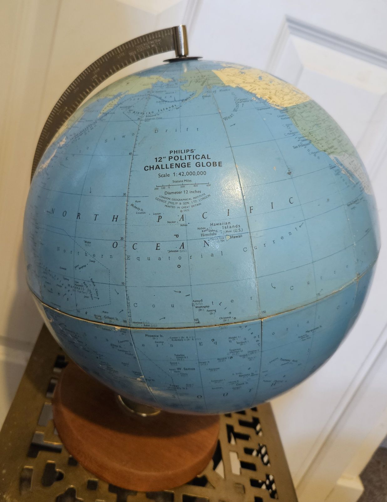 photo buy Vintage 20th Century Philips 12"  Political  Challenge Globe 1971